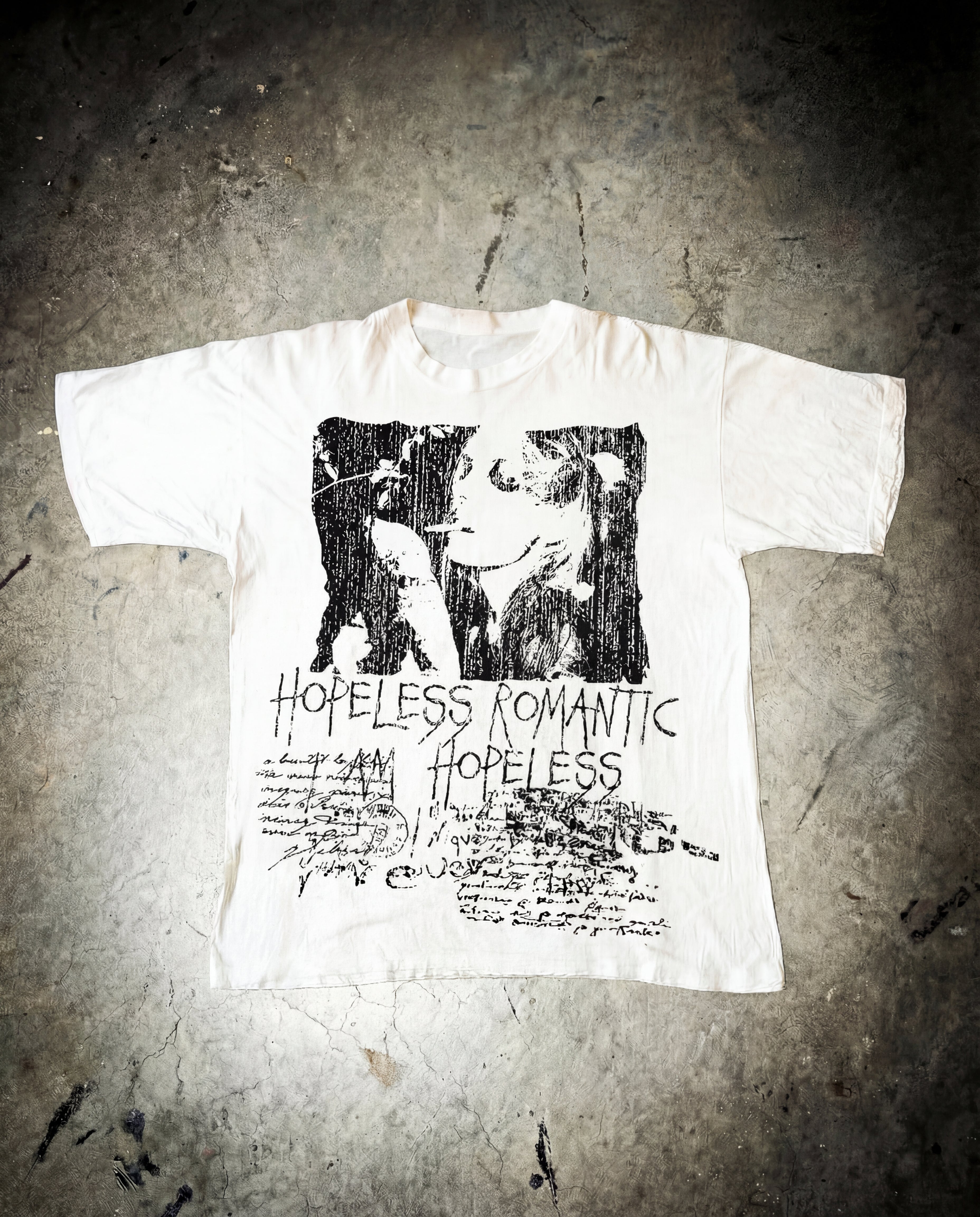 "HOPELESS ROMANTIC" TEE